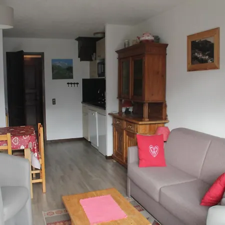 Apartment With Parking For 6 People *