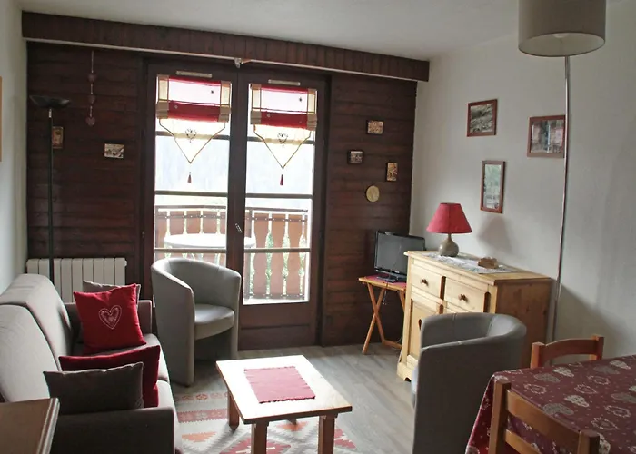 With Parking For 6 People Apartmán