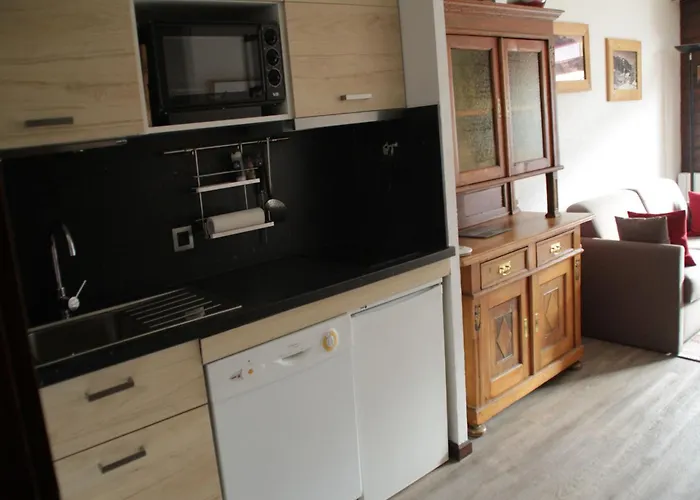 With Parking For 6 People Apartmán